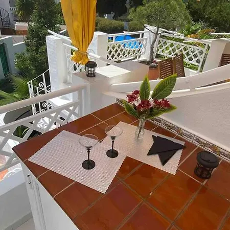 Casa En Village Burriana 네르하