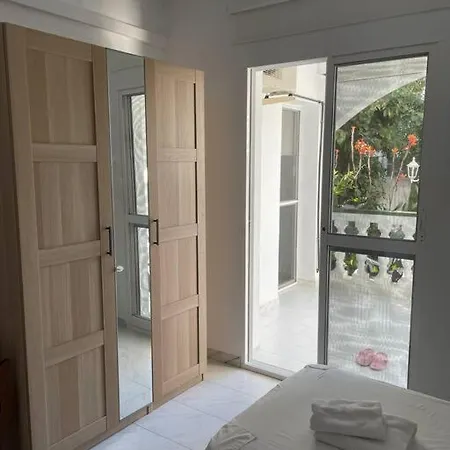 Casa En Village Burriana 네르하